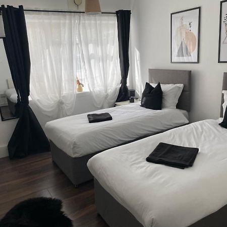 Lovely 2Bedroom 4Mins From Wimbledon Station Londres Exterior foto