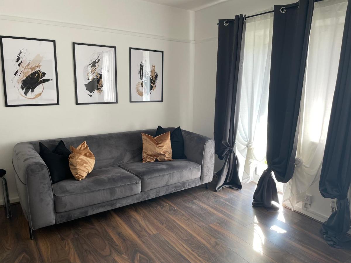 Lovely 2Bedroom 4Mins From Wimbledon Station Londres Exterior foto